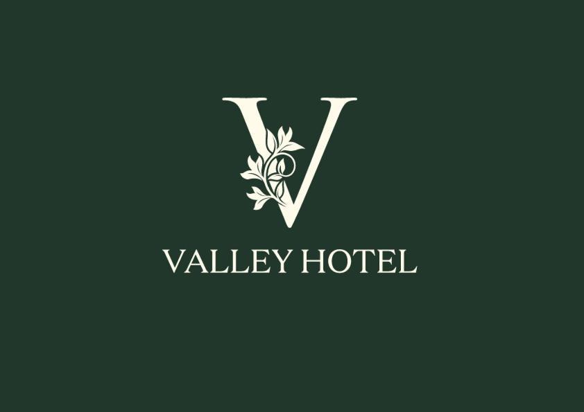 The Valley Hotel & Carriage Gardens Fivemiletown Eksteriør billede