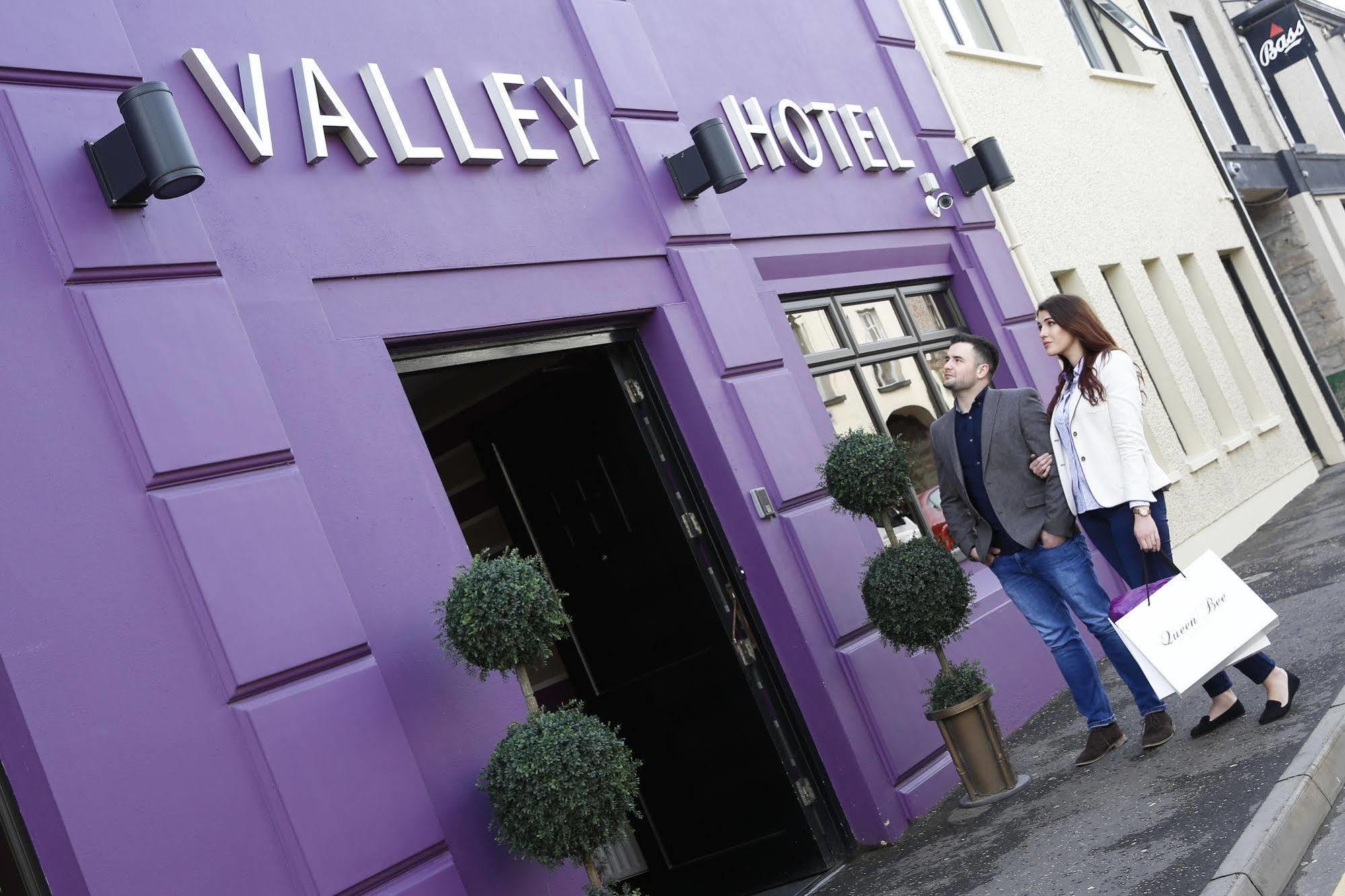 The Valley Hotel & Carriage Gardens Fivemiletown Eksteriør billede